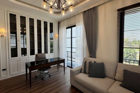 5 bedrooms House in Chiang Mai, Thailand No. 98163 11