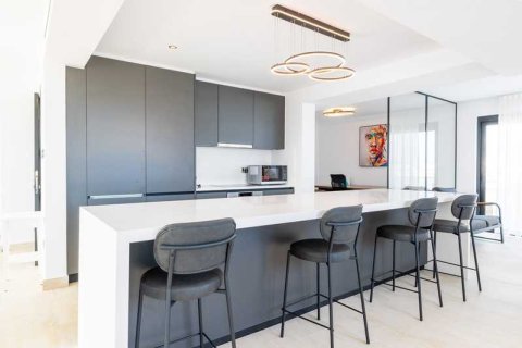 3 bedrooms Apartment in Limassol, Cyprus No. 103648 7