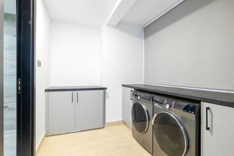 3 bedrooms Apartment in Limassol, Cyprus No. 103648 16