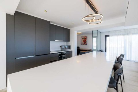 3 bedrooms Apartment in Limassol, Cyprus No. 103648 9