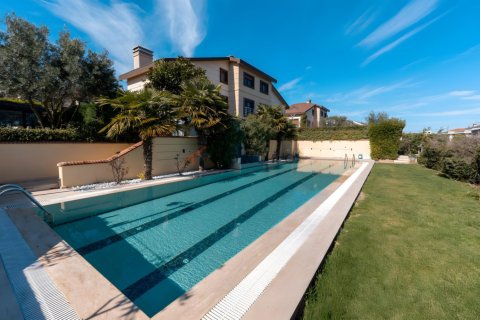 Квартира с 3 спальнями в Зекириякёй, Турция №112966