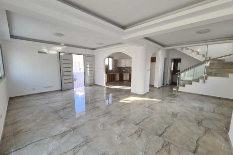 5 dormitorios Villa en Paphos, Cyprus No. 69966 2