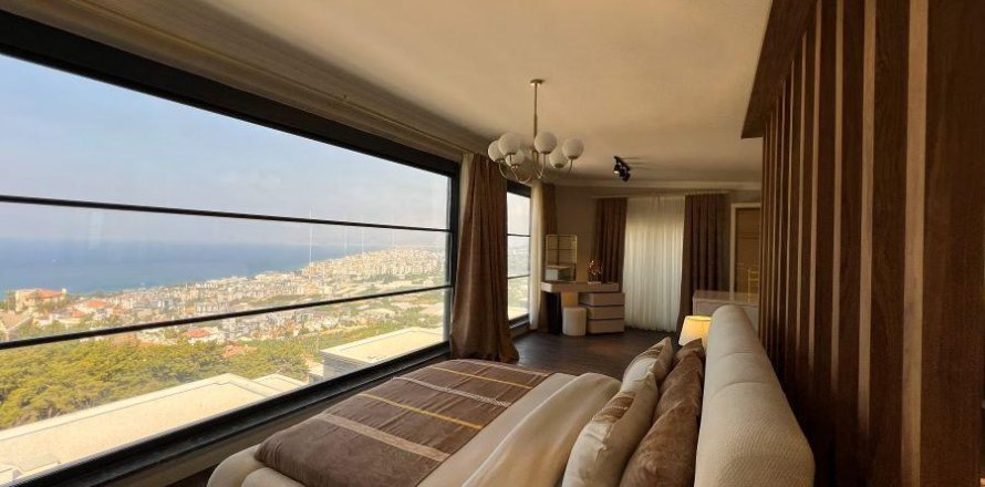 5 rooms Villa in Kargicak, Turkey No. 121945