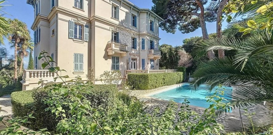 3 bedrooms Apartment in Antibes, France No. 75902