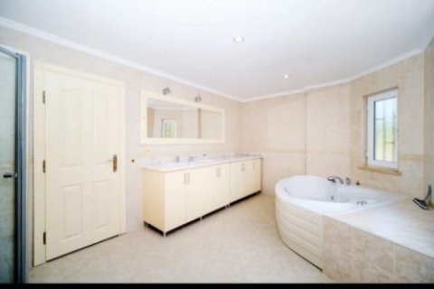 4 bedrooms Villa in Lien Chieu, Vietnam No. 14600 7