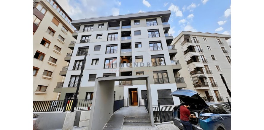 2 bedrooms Apartment in Besiktas, Turkey No. 121529