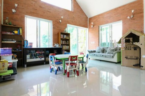 Дом с 4 спальнями в Чиангмай, Таиланд №97727 4