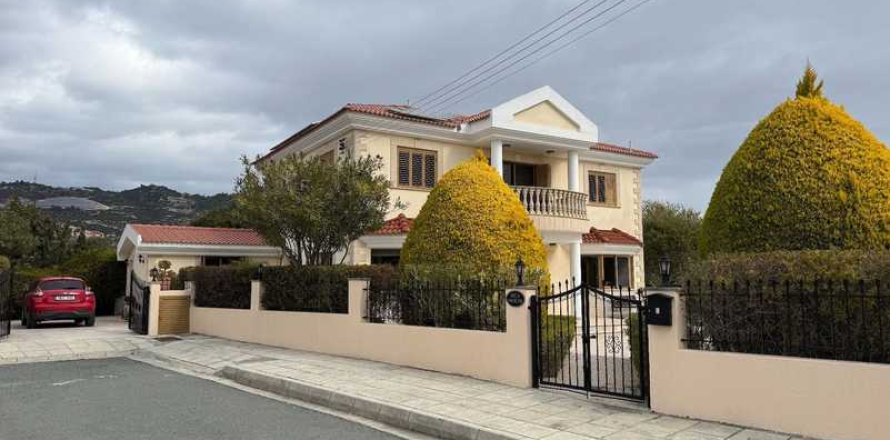 4 bedrooms Villa in Apesia, Cyprus No. 82415