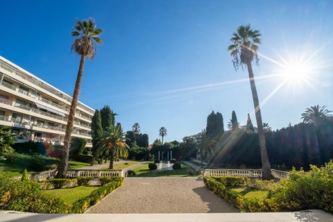 2 bedrooms Apartment in Nice, France No. 79364 1