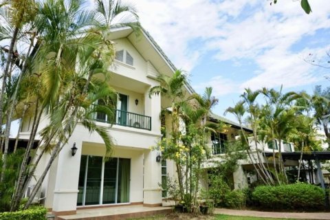 4 bedrooms House in Chiang Mai, Thailand No. 1495 1