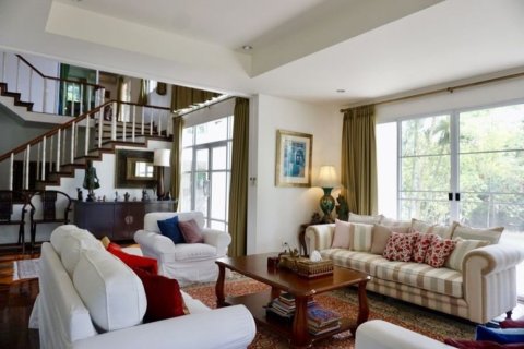 4 bedrooms House in Chiang Mai, Thailand No. 1495 3