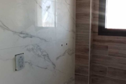 5 bedrooms Villa in Germasogeia, Cyprus No. 82392 3