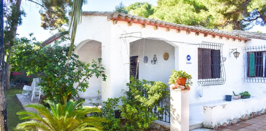 Вилла с 4 спальнями в Hung Dien A, Вьетнам №112304