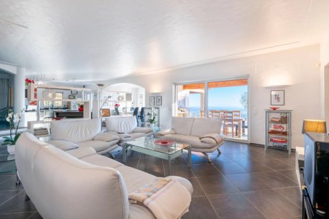 5 bedrooms Villa in Chateauneuf-Grasse, France No. 69079 16