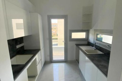 2 bedrooms Apartment in Limassol, Cyprus No. 106351 4