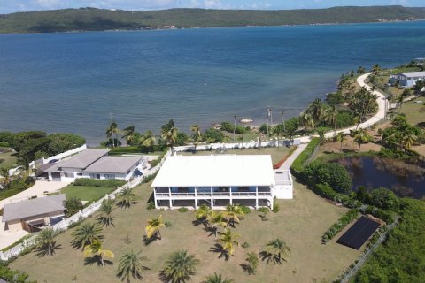 4 bedrooms Villa in Piccadilly, Antigua and Barbuda No. 61398 2