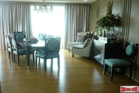 3 bedrooms Apartment in Bangkok, Thailand No. 96999 3