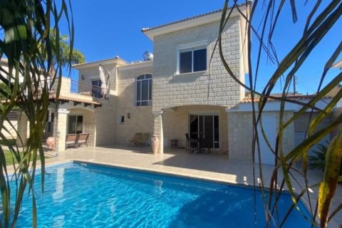 3 bedrooms Villa in Agios Tychonas, Cyprus No. 75070 3