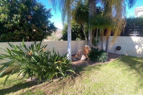 3 bedrooms Villa in Agios Tychonas, Cyprus No. 75070 18