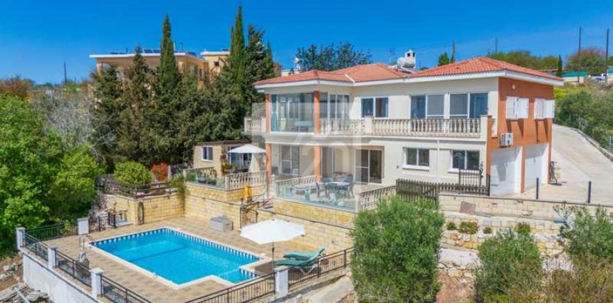 4 chambres House à Polis, Cyprus No. 100657