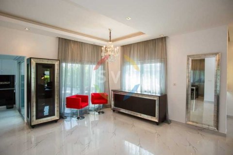 4 bedrooms Villa in Agios Tychonas, Cyprus No. 100813 10