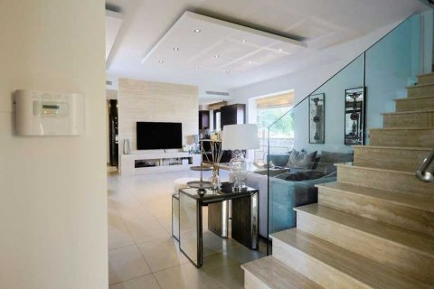 4 bedrooms House in Larnaca, Cyprus No. 65304 5