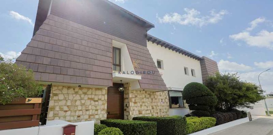 4 bedrooms House in Larnaca, Cyprus No. 65304