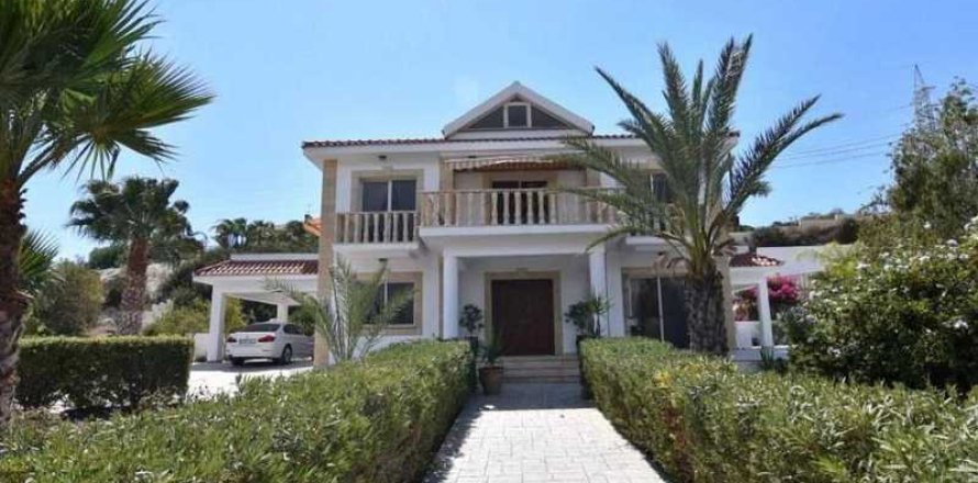4 dormitorios Villa en Pyrgos, Cyprus No. 63471