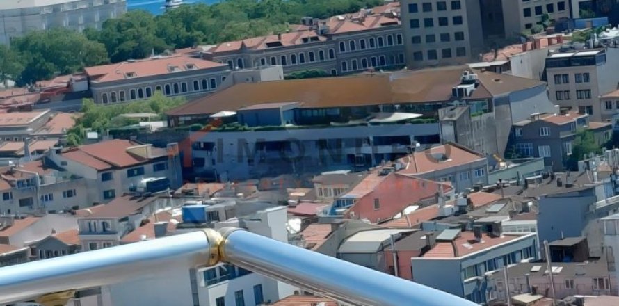 3 bedrooms Apartment in Besiktas, Turkey No. 128957