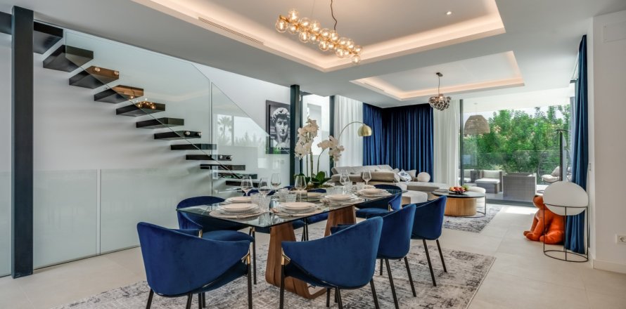 5 bedrooms House in Cancelada, Spain No. 83883