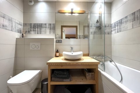 3 bedrooms Apartment in Les Allues, France No. 100158 5