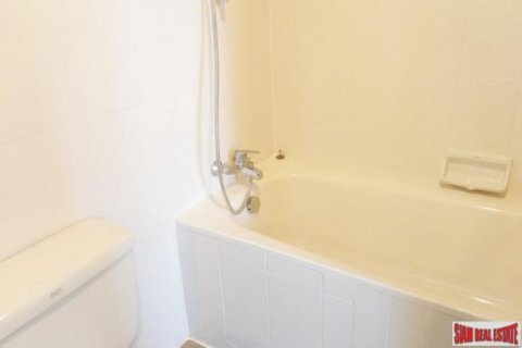 2 bedrooms Apartment in Bangkok, Thailand No. 95833 4