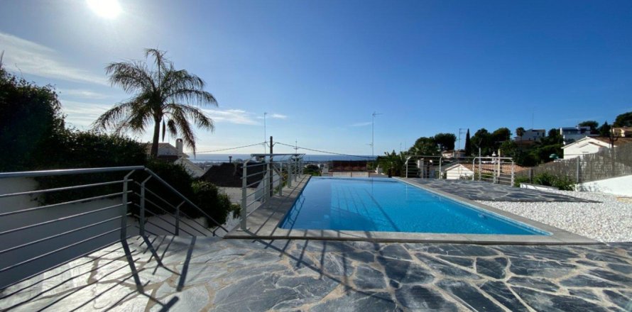 6 bedrooms Properties in Van Hung, Vietnam No. 25159