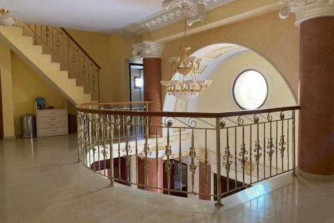 Дом с 6 спальнями в Пиргос, Кипр №81730 7