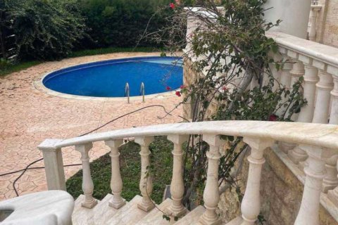 Дом с 6 спальнями в Пиргос, Кипр №81730 5