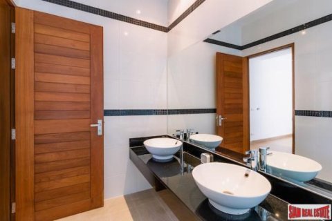 2 bedrooms Apartment in Kamala, Thailand No. 96160 9