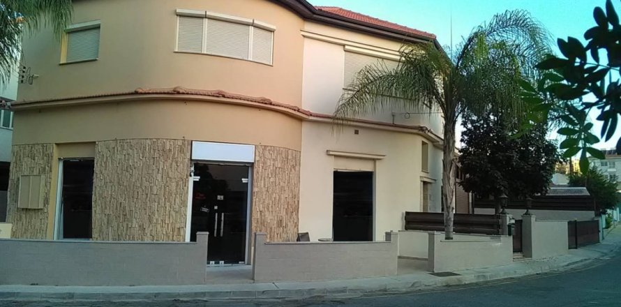 3 dormitorios Villa en Nicosia, Cyprus No. 105825