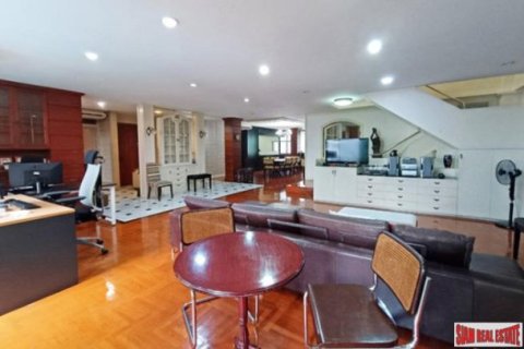 4 bedrooms Apartment in Bangkok, Thailand No. 96658 19