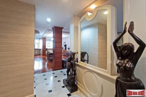 4 bedrooms Apartment in Bangkok, Thailand No. 96658 16