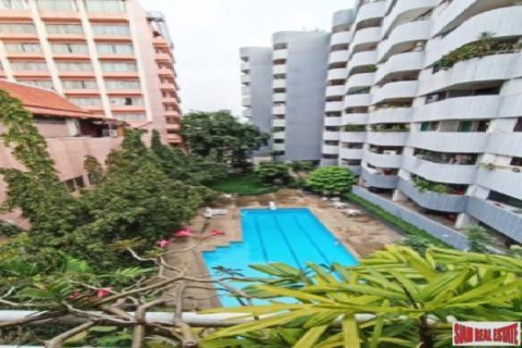 4 bedrooms Apartment in Bangkok, Thailand No. 96658 1