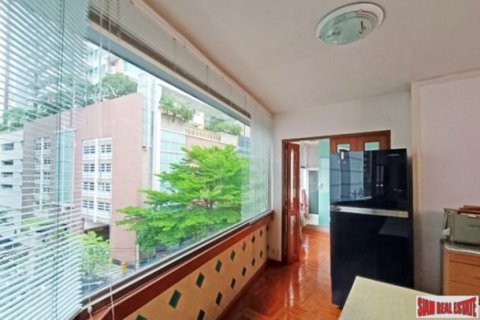 4 bedrooms Apartment in Bangkok, Thailand No. 96658 10