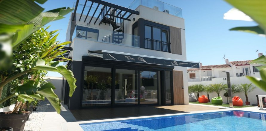 3 bedrooms Land in La Nucia, Spain No. 126976
