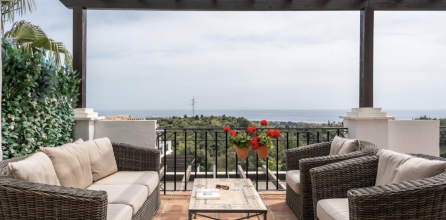 Дуплекс с 2 спальнями в Марбелья, Испания №92335