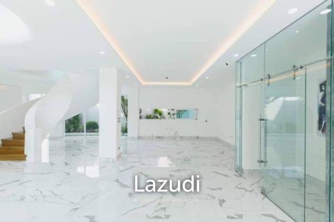 8 bedrooms House in Chiang Mai, Thailand No. 98038 5