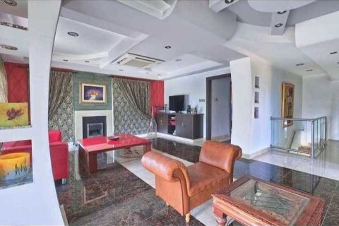 Дом с 4 спальнями в Агиос Тихонас, Кипр №31093 2