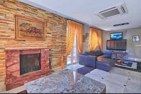 Дом с 4 спальнями в Агиос Тихонас, Кипр №31093 3