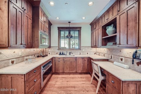 6 bedrooms House in Edwards, USA No. 79981 12