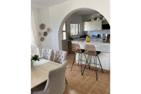 3 bedrooms Villa in Tala, Cyprus No. 79680 5