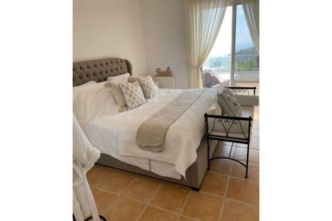 3 bedrooms Villa in Tala, Cyprus No. 79680 2