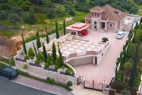6 bedrooms Villa in Kouklia, Cyprus No. 76259 2